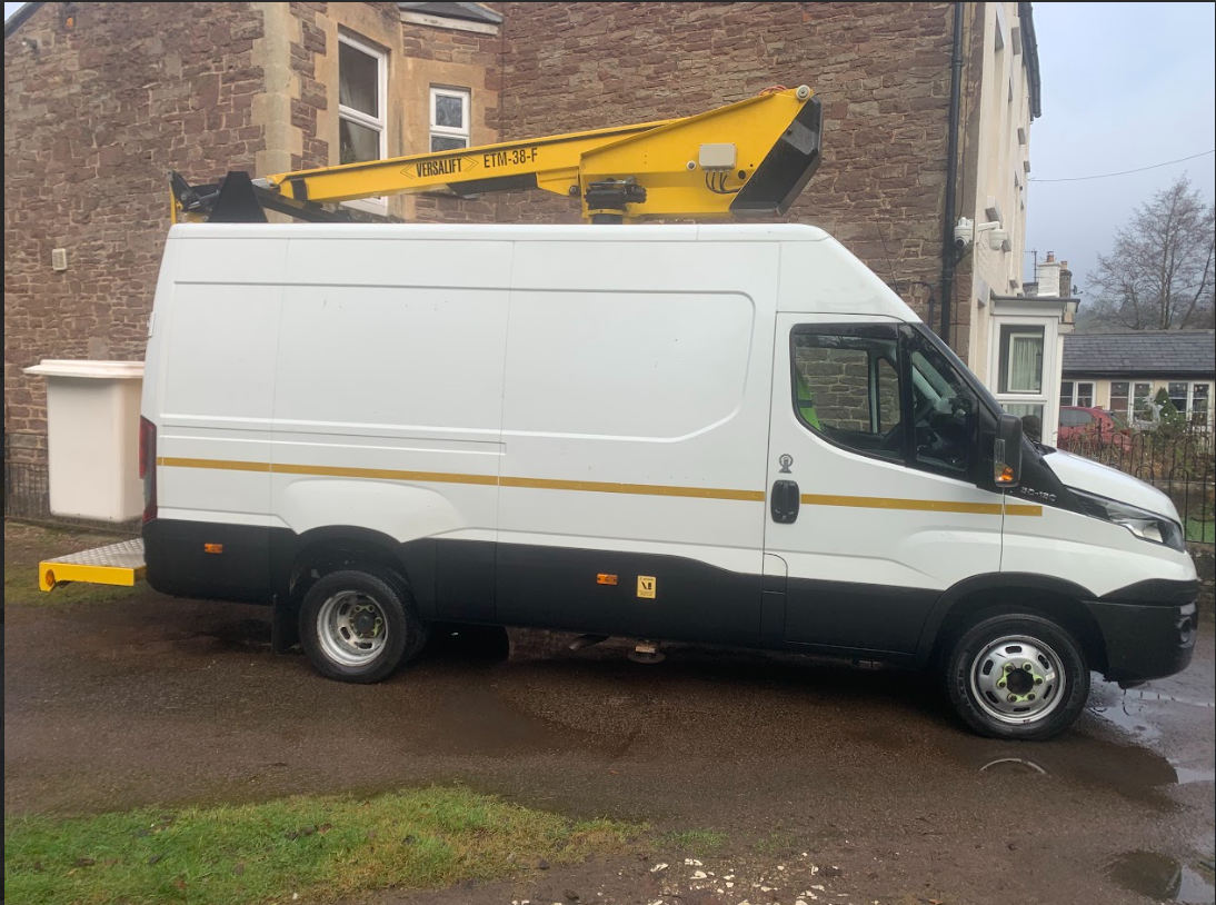 Van-mounted-cherrypicker